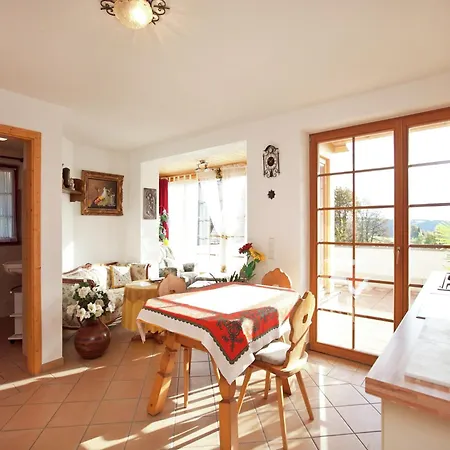 Malerische Erdgeschosswohnung Apartament Urberg